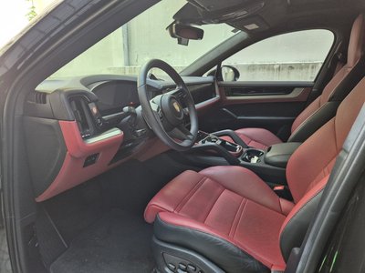 صورة 8 لـ 2024 Porsche CAYENNE