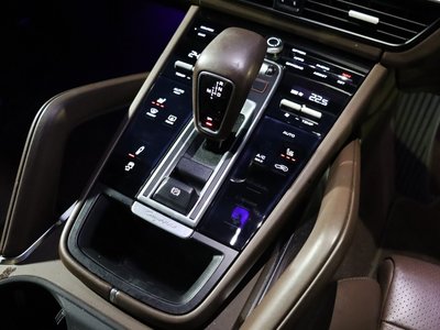 2018 Porsche CAYENNE thumbnail 13