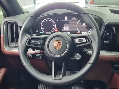 2026 Porsche CAYENNE thumbnail 11