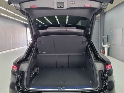 2026 Porsche CAYENNE thumbnail 17