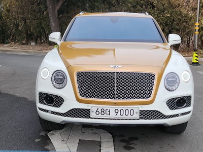 BENTLEY BENTAYGA - 6