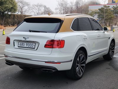 BENTLEY BENTAYGA - 3
