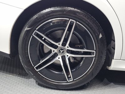 MERCEDES-BENZ E-CLASS - 6