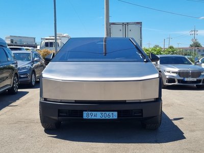2025 Tesla CYBERTRUCK 照片 2
