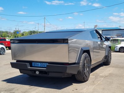 2025 Tesla CYBERTRUCK 照片 6