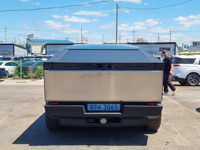 2025 Tesla CYBERTRUCK 照片 7