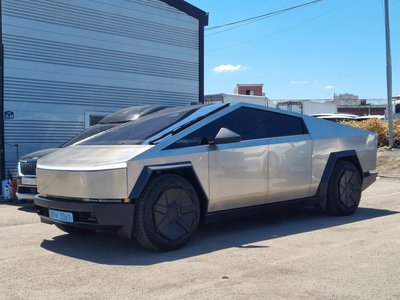 2025 Tesla CYBERTRUCK 照片 1