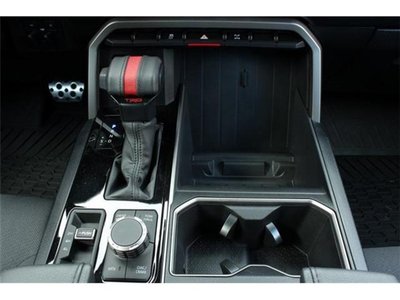 2022 Toyota TUNDRA — миниатюра 40