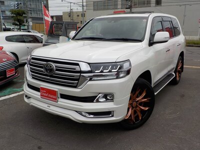 TOYOTA LAND CRUISER 200