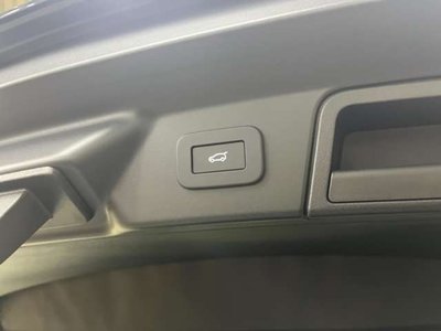 2025 LAND Rover RANGE ROVER VELAR — миниатюра 21