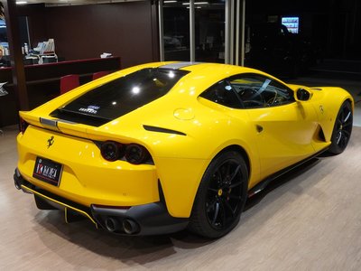 FERRARI 812 - 3