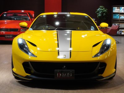 FERRARI 812 - 2