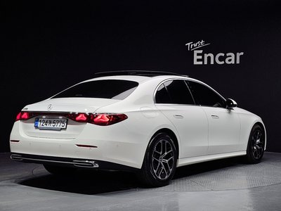 MERCEDES-BENZ E-CLASS - 3