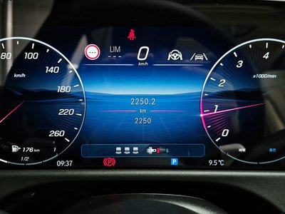 MERCEDES-BENZ E-CLASS - 8