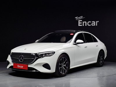 MERCEDES-BENZ E-CLASS - 1