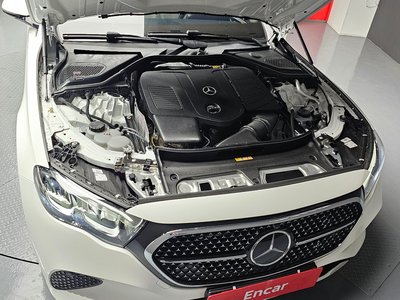 MERCEDES-BENZ E-CLASS - 7