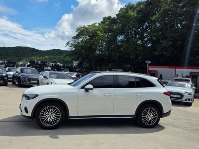 2024 Mercedes-BENZ GLC photo 2