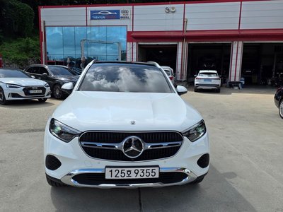2024 Mercedes-BENZ GLC photo 1