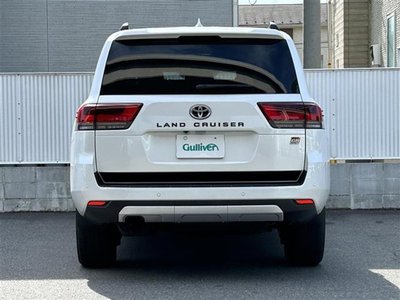 TOYOTA LAND CRUISER 300 - 8