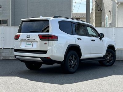 TOYOTA LAND CRUISER 300 - 7