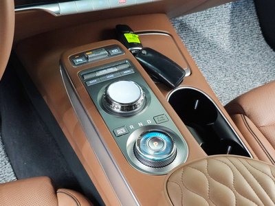 صورة 9 لـ 2021 Genesis GV70