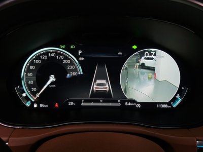 صورة 8 لـ 2021 Genesis GV70