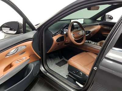 صورة 10 لـ 2021 Genesis GV70