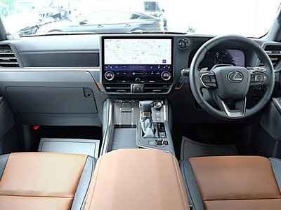 2025 Lexus GX photo 9