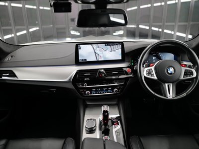 2022 BMW M5 COMPETITION — миниатюра 17