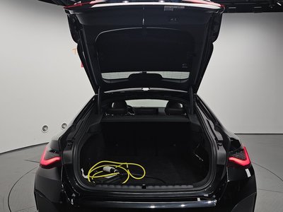 2022 BMW I4 thumbnail 30