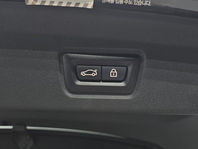 2022 BMW I4 thumbnail 33