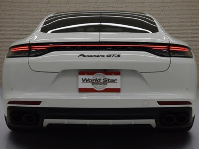 PORSCHE PANAMERA - 8