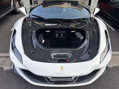 FERRARI F8 - 5