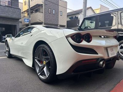 FERRARI F8 - 7