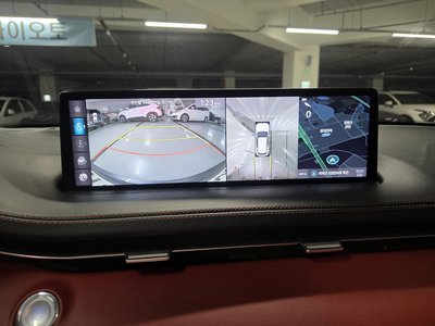 2021 Genesis GV70 — миниатюра 11