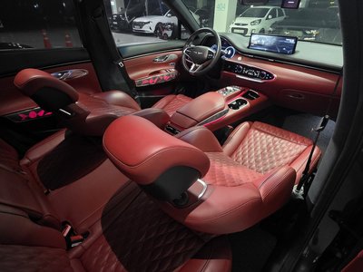 2021 Genesis GV70 — миниатюра 17