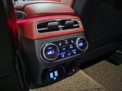 صورة 8 لـ 2021 Genesis GV70