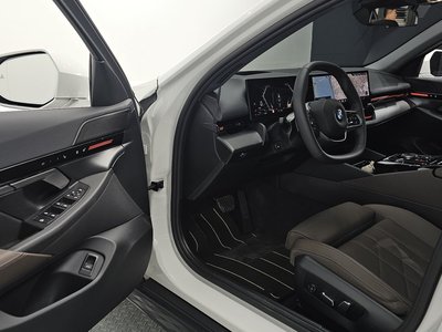 صورة مصغرة 17 لـ 2024 BMW 5 SERIES