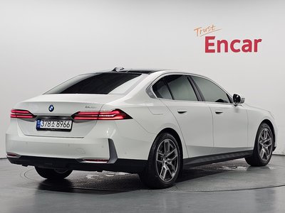 صورة 3 لـ 2024 BMW 5 SERIES