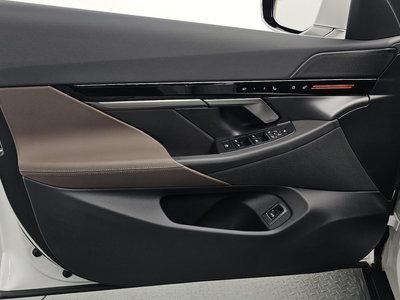 صورة مصغرة 14 لـ 2024 BMW 5 SERIES