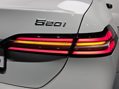 صورة 10 لـ 2024 BMW 5 SERIES