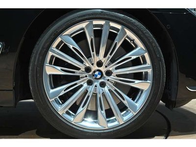 BMW 7 SERIES - 2