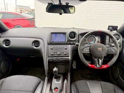 NISSAN GT-R - 2