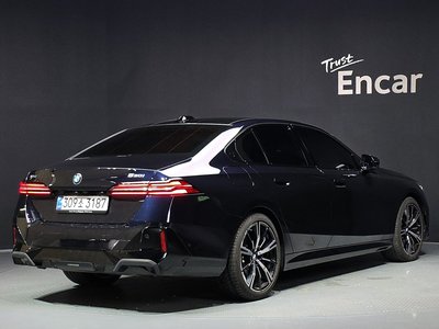 2026 BMW 5 SERIES — фото 4