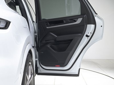 صورة مصغرة 35 لـ 2025 Porsche CAYENNE