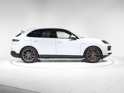 صورة 5 لـ 2025 Porsche CAYENNE