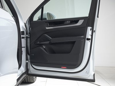 صورة مصغرة 32 لـ 2025 Porsche CAYENNE