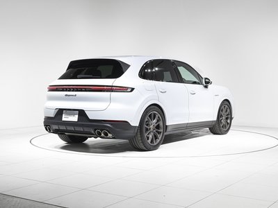 صورة 6 لـ 2025 Porsche CAYENNE