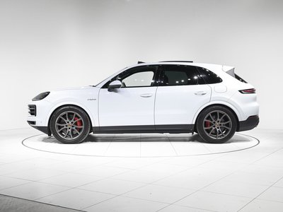 صورة 9 لـ 2025 Porsche CAYENNE