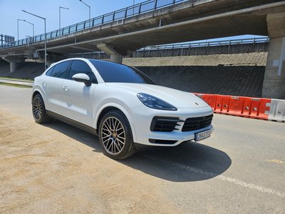 2022 Porsche CAYENNE thumbnail 17